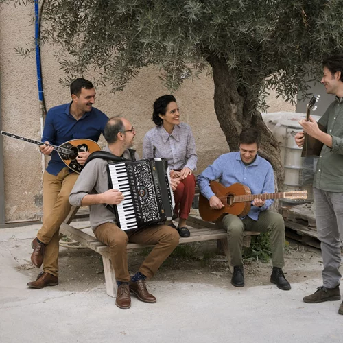 Μιλώντας για τα "Τραγούδια της Σωτηρίας"