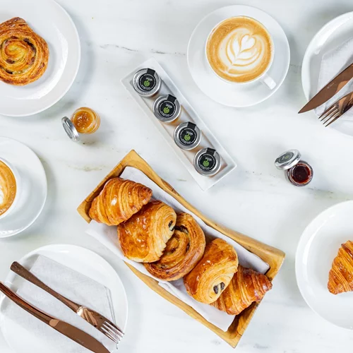 Το brunch που έγινε iconic επιστρέφει στο NEW Hotel