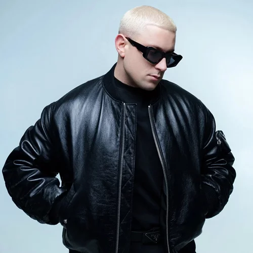 Basswell και William Luck καταλαμβάνουν το "Oddity"