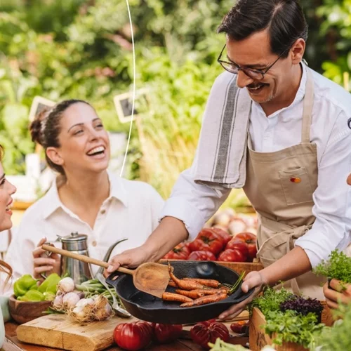 Around the table: Η MasterCard στρώνει γιορτινό τραπέζι