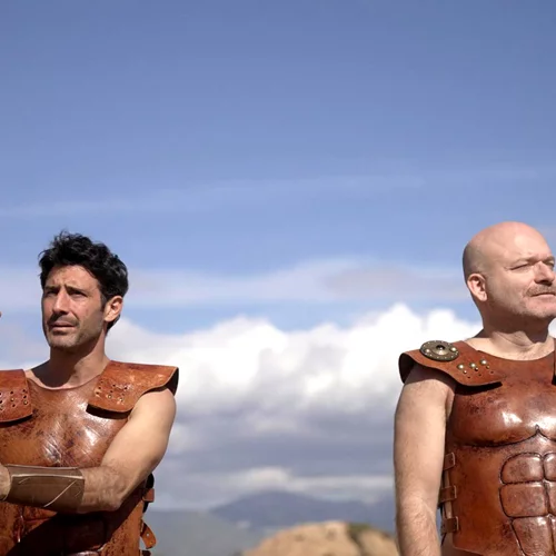 "300…και δύο": Η νέα κωμική σειρά του ERTFLIX μας ταξιδεύει από την αρχαία Σπάρτη στο διάστημα