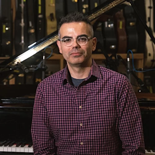 Ο Λευτέρης Κορδής παρουσιάζει το "Aquarelles: Celebrating the Inner Child"