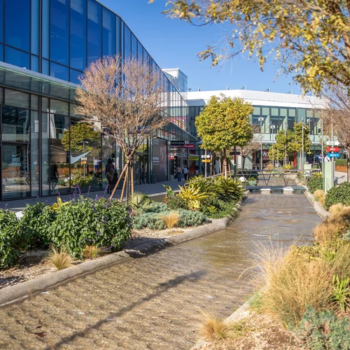 Καλοκαίρι στο River West με σινεμά, τέχνη και παιχνίδι