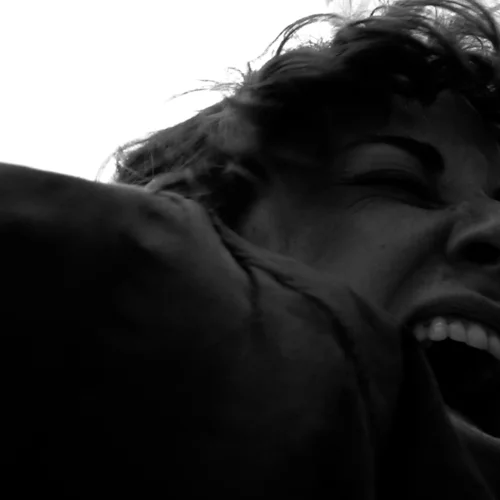 "Οι κόρες της σιωπής": Ένα βραβευμένο ντοκιμαντέρ για τη γυναικοκτονία από τη Δέσποινα Σωτηροπούλου