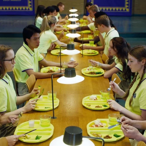 Τζέσικα Χάουσνερ: "Υπάρχει μια κοινωνικά υστερική εμμονή για ομορφιά"