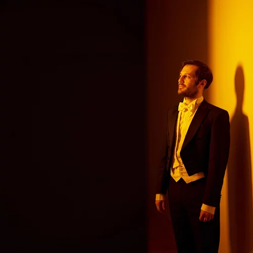 "Έρωτας Δαιμόνιος": O Γιώργος Ζιάβρας στο πόντιουμ της Φιλαρμόνιας Ορχήστρας Αθηνών