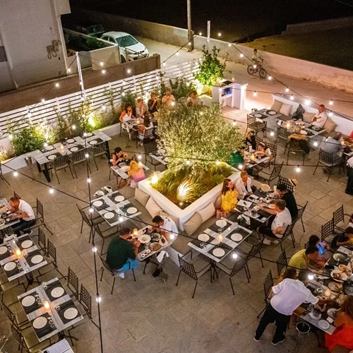 Ο "Βασίλαινας Blue" της Αντιπάρου μετακομίζει