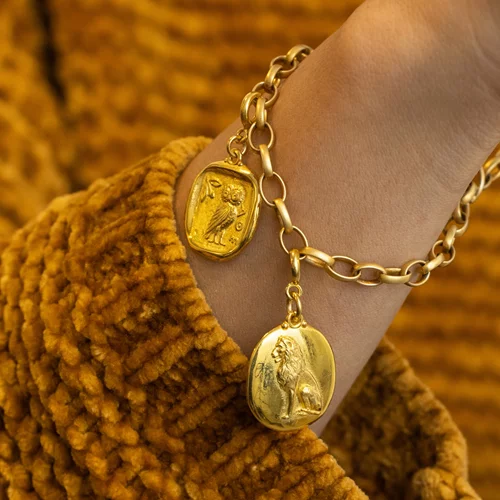 Η νέα σειρά αντικειμένων του Cycladic Shop είναι εμπνευσμένη από φυλαχτά διαφορετικών παραδόσεων