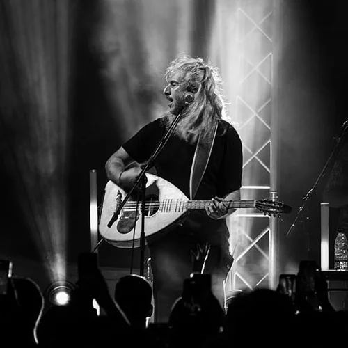 Ο Γιάννης Χαρούλης συναντά το κοινό της Αθήνας