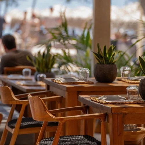 Wet Stories που αξίζει να ζήσεις στη Σαντορίνη