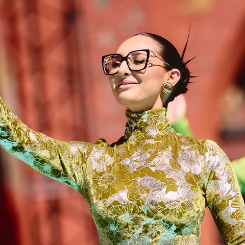 Η Klavdia στο Τιρκουάζ Χαλί της Eurovision