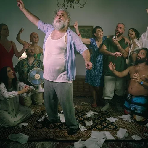 "Σπιρτόκουτο: The Musical": Ο Γιάννης Νιάρρος και ο Αλέξανδρος Λιβιτσάνος θα το "κάψουν" στη Στέγη