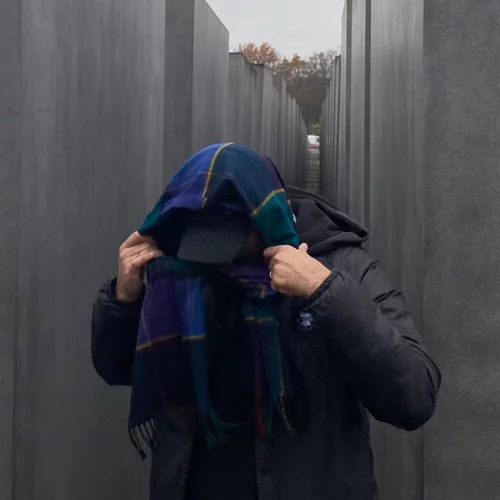 Δέκα ερωτήσεις στον πρωτοεμφανιζόμενο ράπερ EXHALETHEMIST