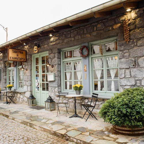 Ταβέρνες με ιστορία: Η Κληματαριά στη Βυτίνα κατέχει ένα σπάνιο ρεκόρ