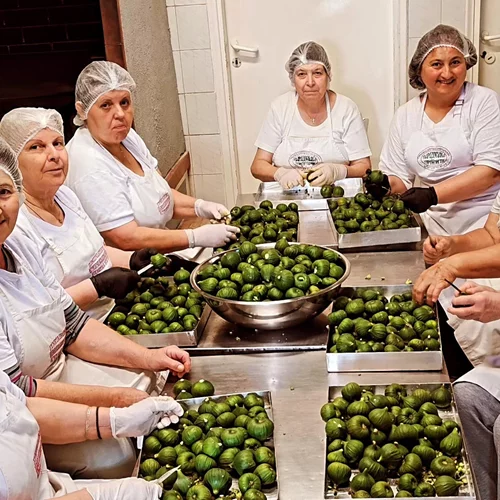 10 γυναικείοι συνεταιρισμοί για να αγοράσεις ό,τι χρειάζεται το καλοκαιρινό σου τραπέζι