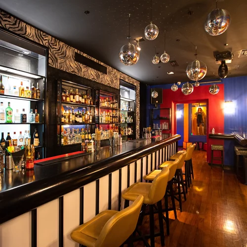 "Ντισκομπάλα": Γιορτές σε ρυθμούς χορευτικούς