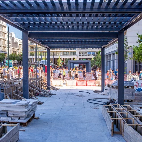 Η Αθήνα ως θερινό εργοτάξιο