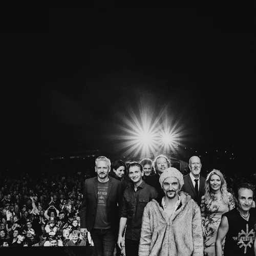 Οι James επιστρέφουν στη χώρα μας