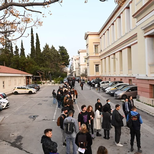 Μεγάλη ανταπόκριση στην αιμοδοσία για τις ανάγκες των τραυματιών της σύγκρουσης τρένων στα Τέμπη