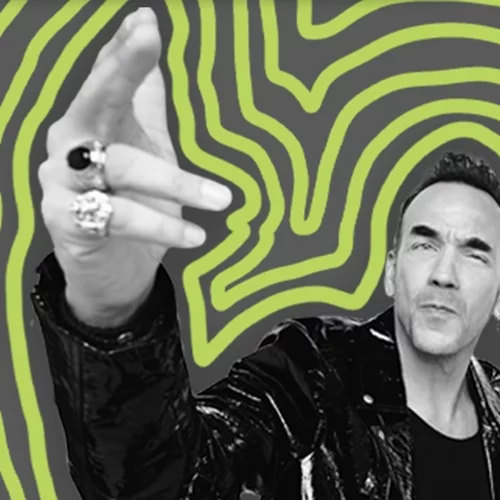 Ο Πάνος Μουζουράκης ανεβάζει τα ντεσιμπέλ στον Κήπο του Μεγάρου