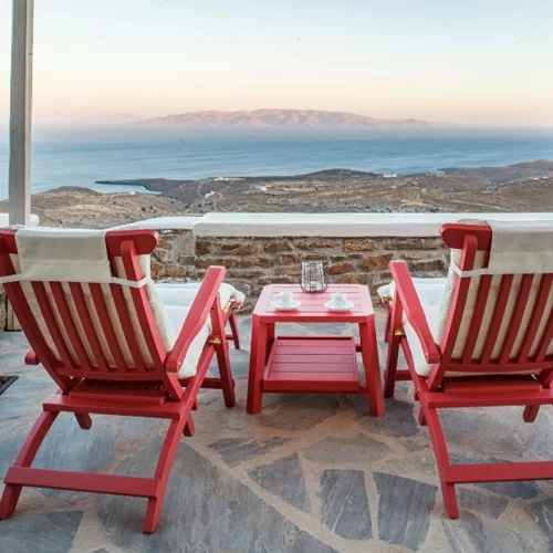 "Βαθυσθέα", Κύθνος: Έξι υπόσκαφες παραδοσιακές κατοικίες με θέα στο Αιγαίο