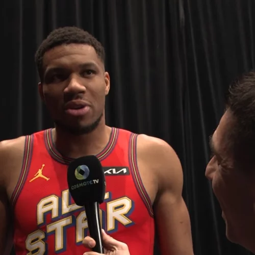 Ο Γιάννης Αντετοκούνμπο στο "Pick 'N Roll" της Cosmote TV