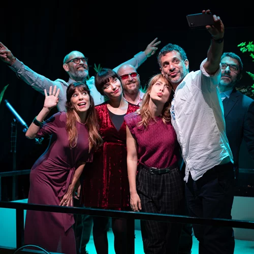 "Τέλειοι ξένοι": Πρώτα στιγμιότυπα από την all star παράσταση