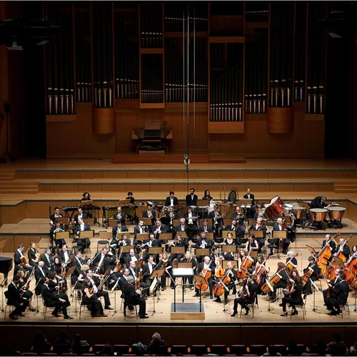 Η ΚΟΑ ερμηνεύει έργα του Νικόλαου Μάντζαρου και το "The Chairman Dances" του Τζον Άνταμς