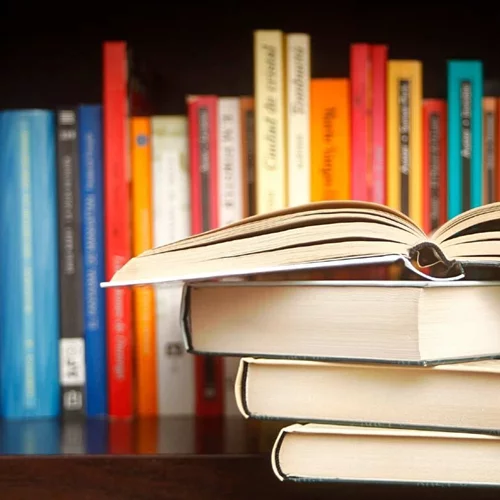 Tα παιδιά παίζουν, φτιάχνοντας το δικό τους χριστουγεννιάτικο παραμύθι στο Act & Play