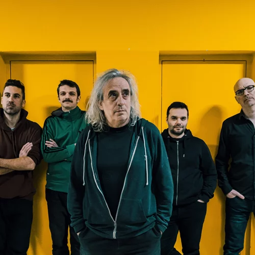 Αναβάλλονται οι συναυλίες του Γιάννη Αγγελάκα με τους 100°C