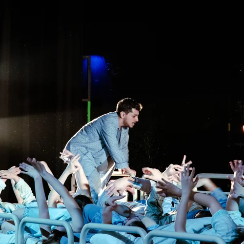 Ελένη Ευθυμίου: "Στους ‘Υπνοβάτες’ βλέπουμε έναν παραμορφωτικό καθρέφτη των δικών μας φαντασμάτων"