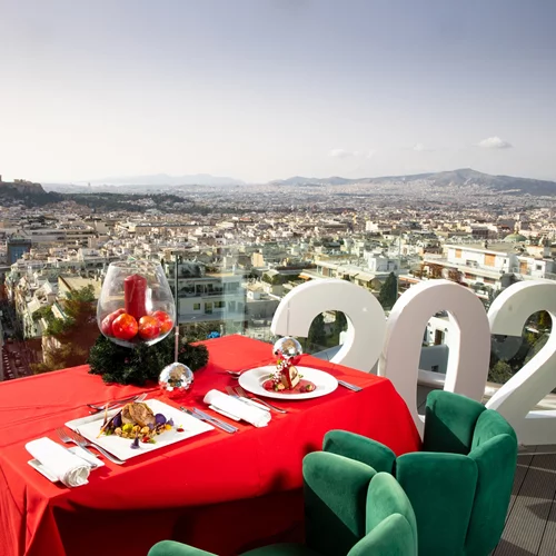 "St. George Lycabettus Lifestyle Hotel": Λάμψη πέντε χριστουγεννιάτικων αστέρων