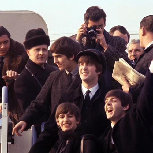 "Beatles ‘64": Πρώτο τρέιλερ για το μουσικό ντοκιμαντέρ της χρονιάς από το Disney+