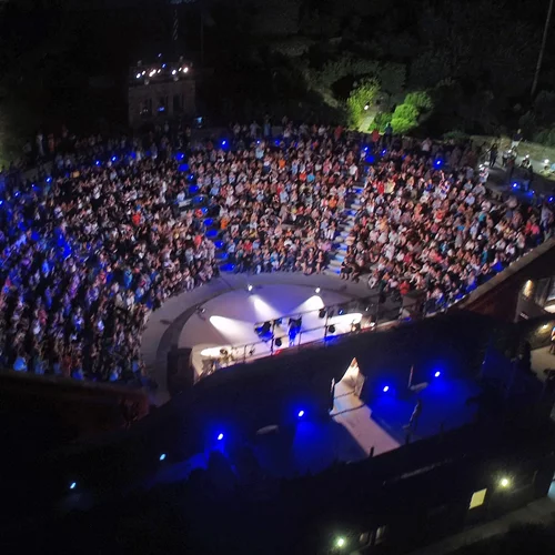 4+1 Μουσικά φεστιβάλ που θα μας αναγκάσουν να ταξιδέψουμε