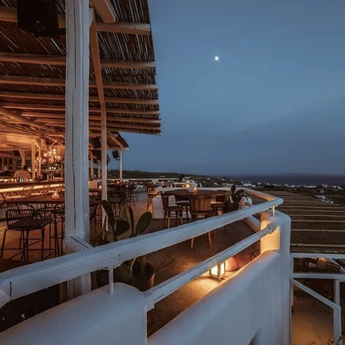 Το "Lost Athens" σαλπάρει για Τήνο