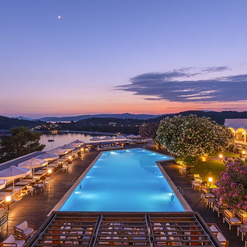 "Skiathos Palace": Κομψότητα και γαλήνη για την απόδραση του Αγίου Πνεύματος