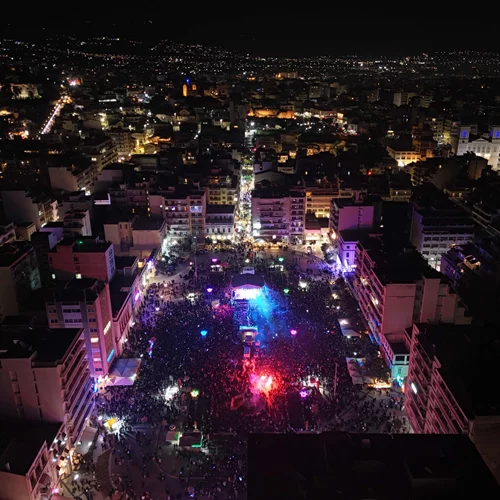 Σε ρυθμούς καρναβαλιού με φαντασμαγορική έναρξη η Πάτρα