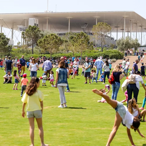 Πρωτομαγιά στην πόλη βολτάροντας στη φύση