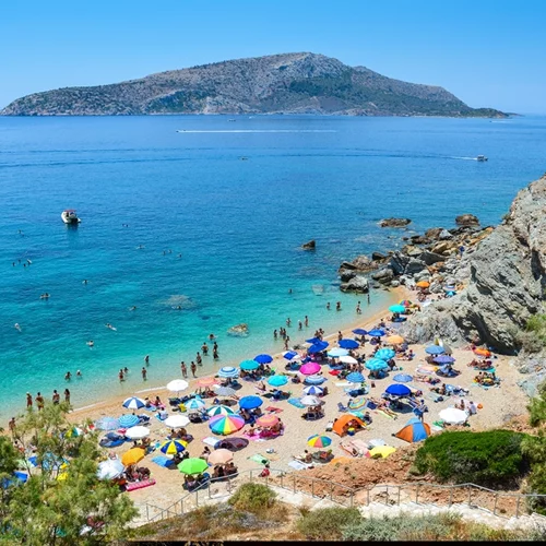 Ελεύθερες παραλίες της Αττικής για να βουτήξεις αυτό το τριήμερο