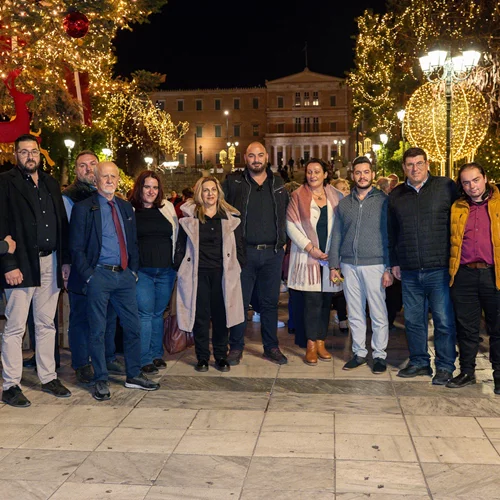 "Βόλτα αγάπης" για 58 ηλικιωμένους συμπολίτες μας στην εορταστικά στολισμένη Αθήνα