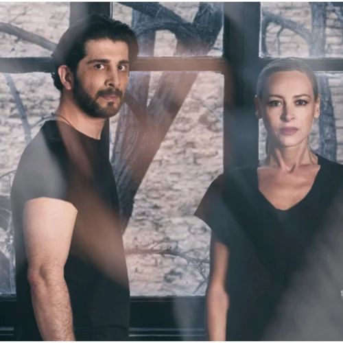 Ένα σακίδιο γεμάτο μυστικά στο θέατρο 104