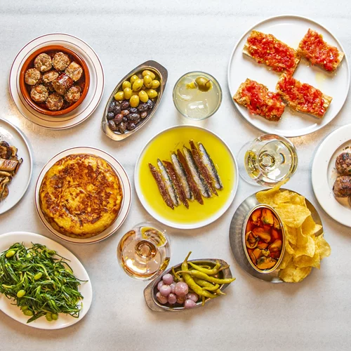 Τα ολοκαίνουρια εστιατόρια που απασχολούν αυτή τη στιγμή την Αθήνα