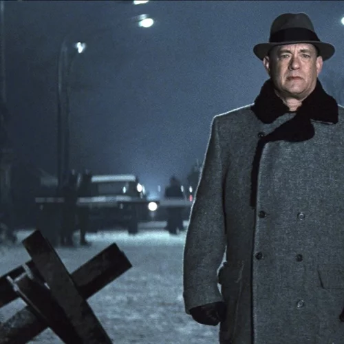 Απόψε (01/02) στην TV: Οσκαρικό θρίλερ σε σκηνοθεσία Στίβεν Σπίλμπεργκ με τον Τομ Χανκς