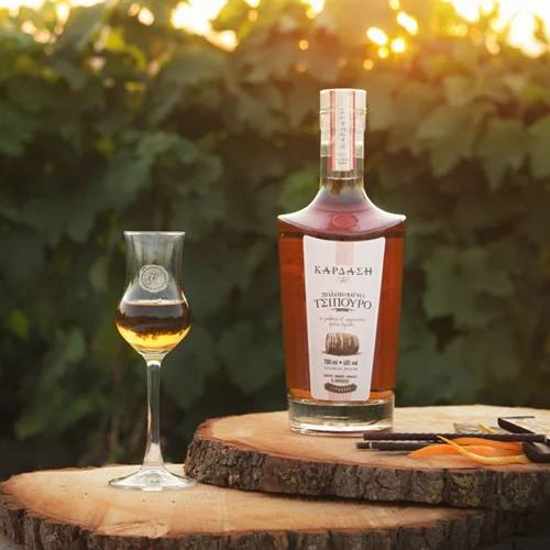 H ΚΑΡΔΑΣΗ ΑΠΟΣΤΑΓΜΑΤΑ "υπογράφει" το τσίπουρο της φετινής Σαρακοστής!