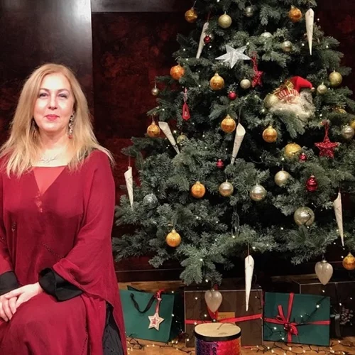 Ιστορίες φωτός και αγάπης με αφηγήτρια τη Σάσα Βούλγαρη στο Ίδρυμα Θεοχαράκη