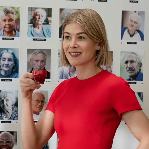 Σάσα Μπάρον Κοέν και Ρόζαμουντ Πάικ πρωταγωνιστούν στο "Ladies First" του Netflix