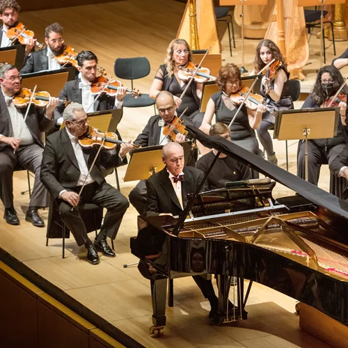 Μαγικός Πογκορέλιτς απογειώνει μία σπουδαία συναυλία της ΚΟΑ υπό τον Ωγκέν