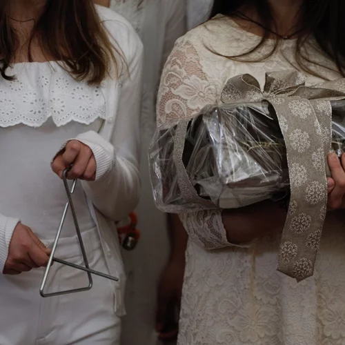 Γνωρίστε τα αυθεντικά Κάλαντα των Φώτων από κάθε γωνιά της Ελλάδας