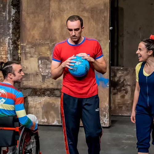 "Πιο Δυνατός κι από τον Σούπερμαν": Μια παράσταση αφιερωμένη στα άτομα με αναπηρία