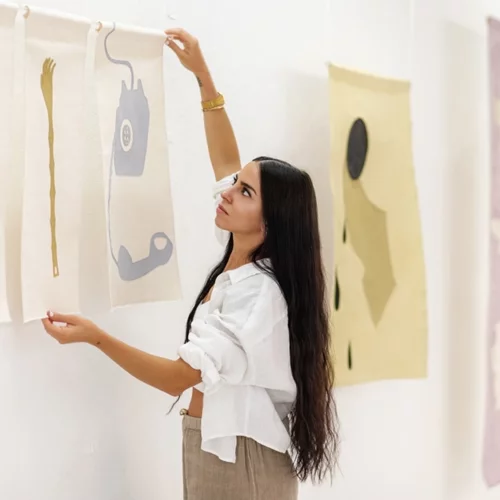 "Remedy": Πώς θεραπευόμαστε, πώς παραμένουμε δυνατοί, πώς γινόμαστε ανθεκτικοί;